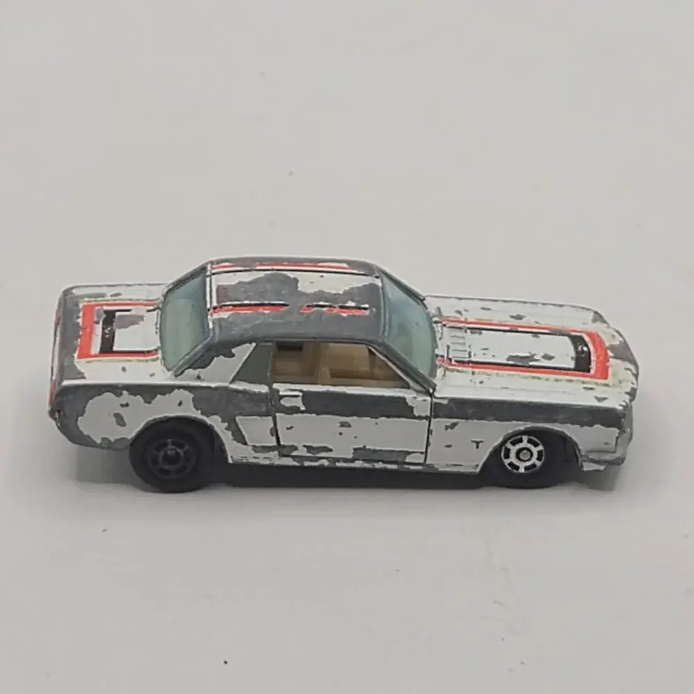 Yatming White 66 Mustang No.1073 Hong Kong Loose